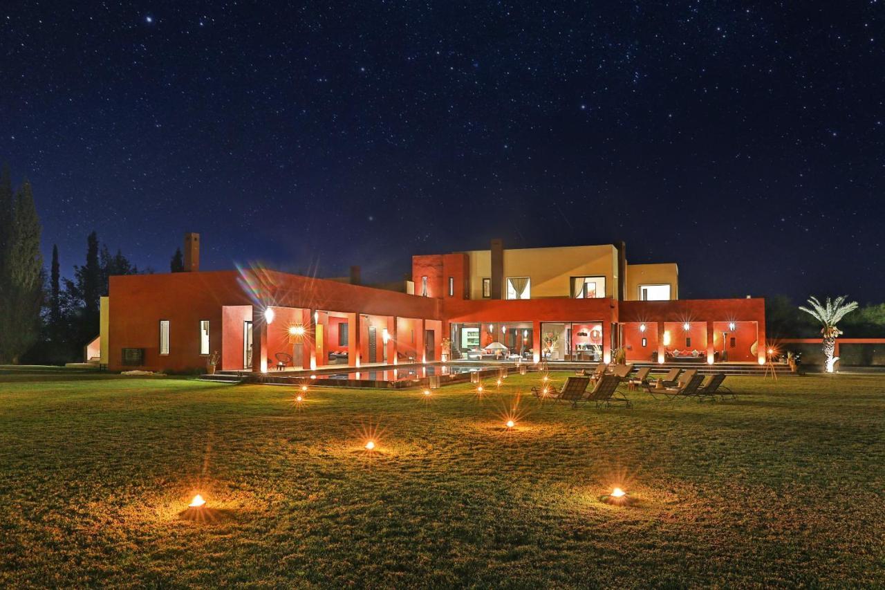 Dar Noujoum Hotell Ait Bou Zguia Exteriör bild