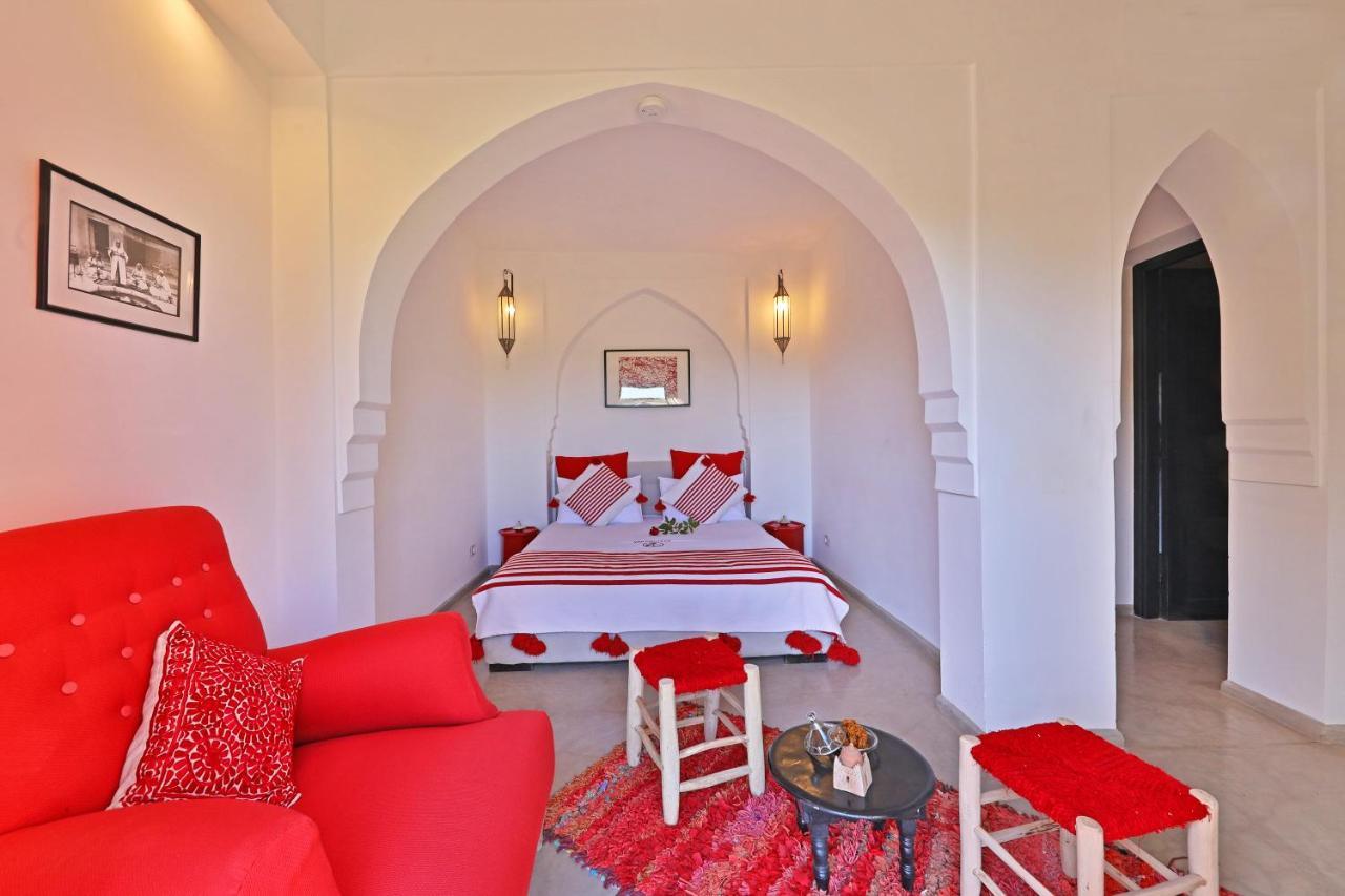 Dar Noujoum Hotell Ait Bou Zguia Exteriör bild