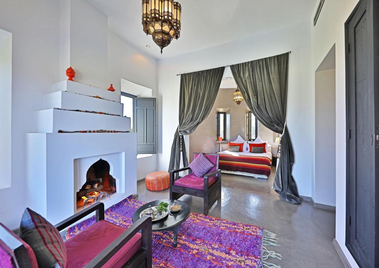 Dar Noujoum Hotell Ait Bou Zguia Exteriör bild