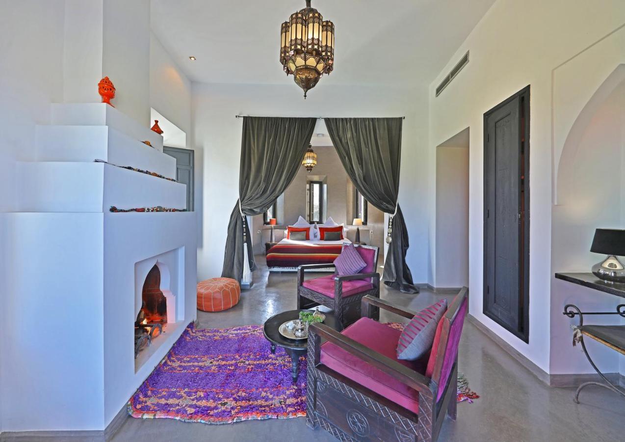 Dar Noujoum Hotell Ait Bou Zguia Exteriör bild