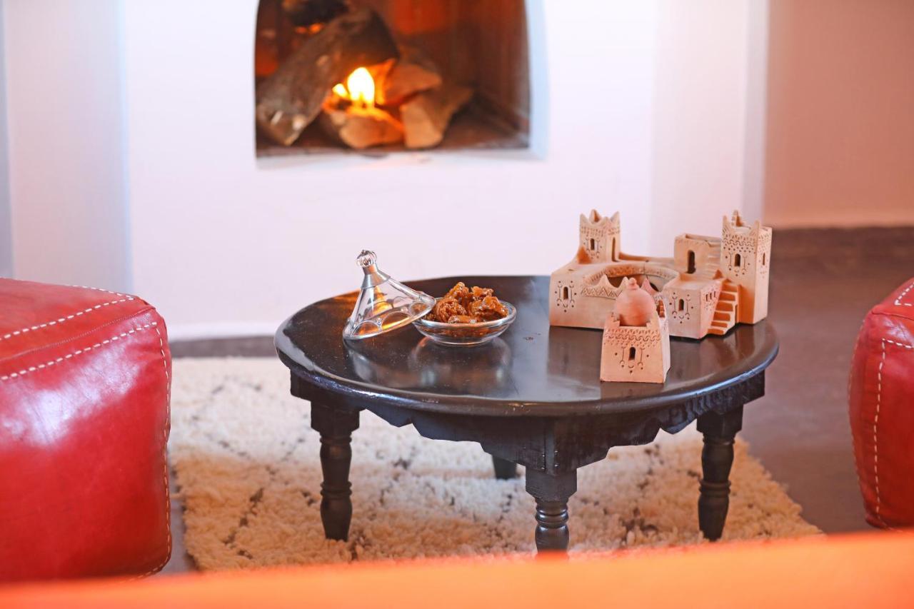 Dar Noujoum Hotell Ait Bou Zguia Exteriör bild